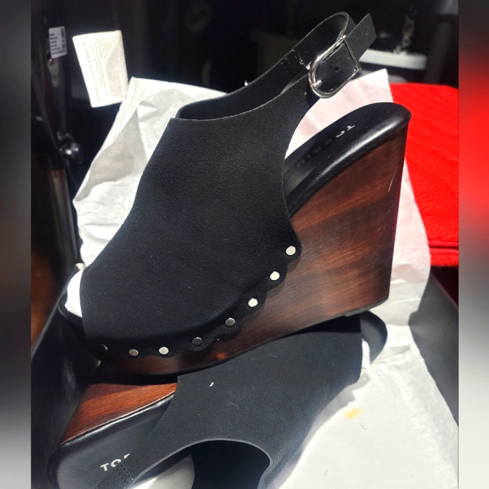 Torrid NIB size 12W Wedge